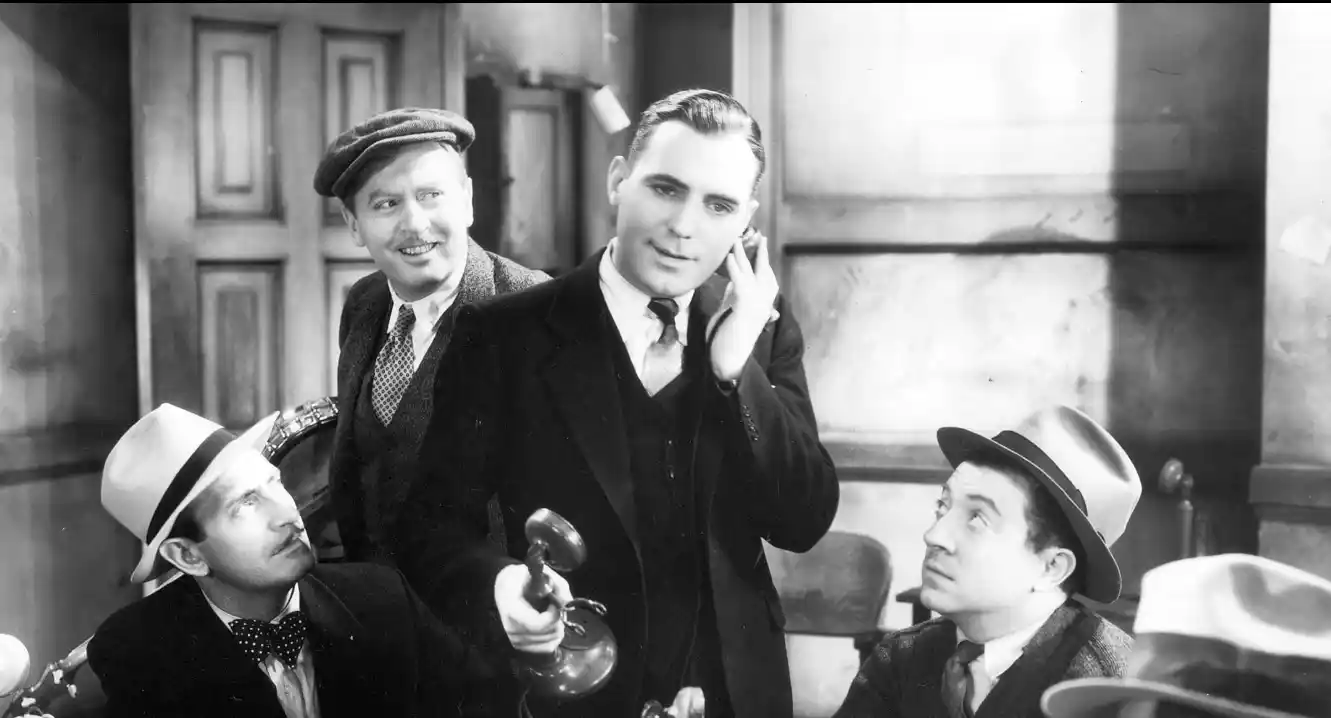 فیلم صفحه اصلی ساخته لوییس مایلاستون